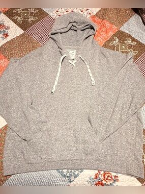Unisex - Vineyard Crew Heather Gray Lace-Up Hoodie XXL